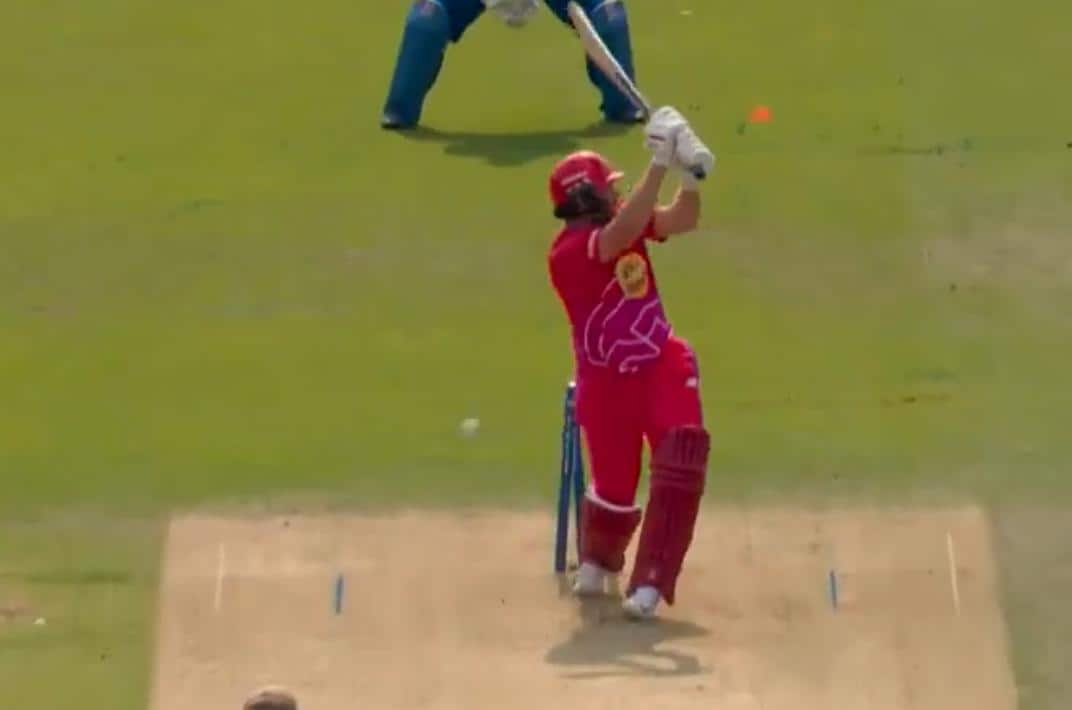 Bairstow knocked over by Nathan Ellis [X]
